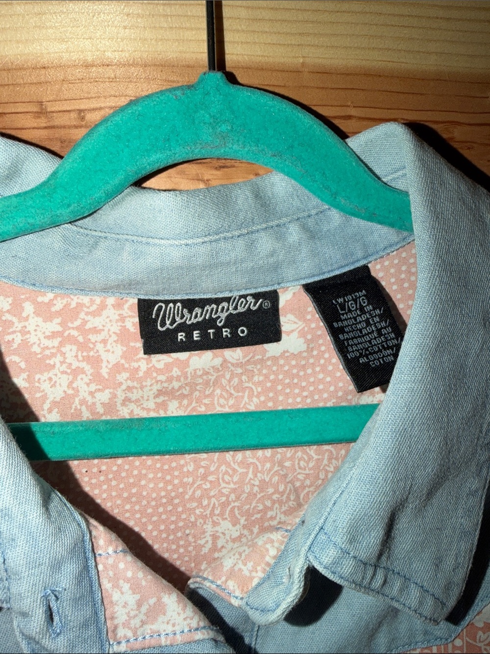 Wrangler Peach Floral Patchwork Western Shirt with Light Blue Chambray - Picture 2 of 4